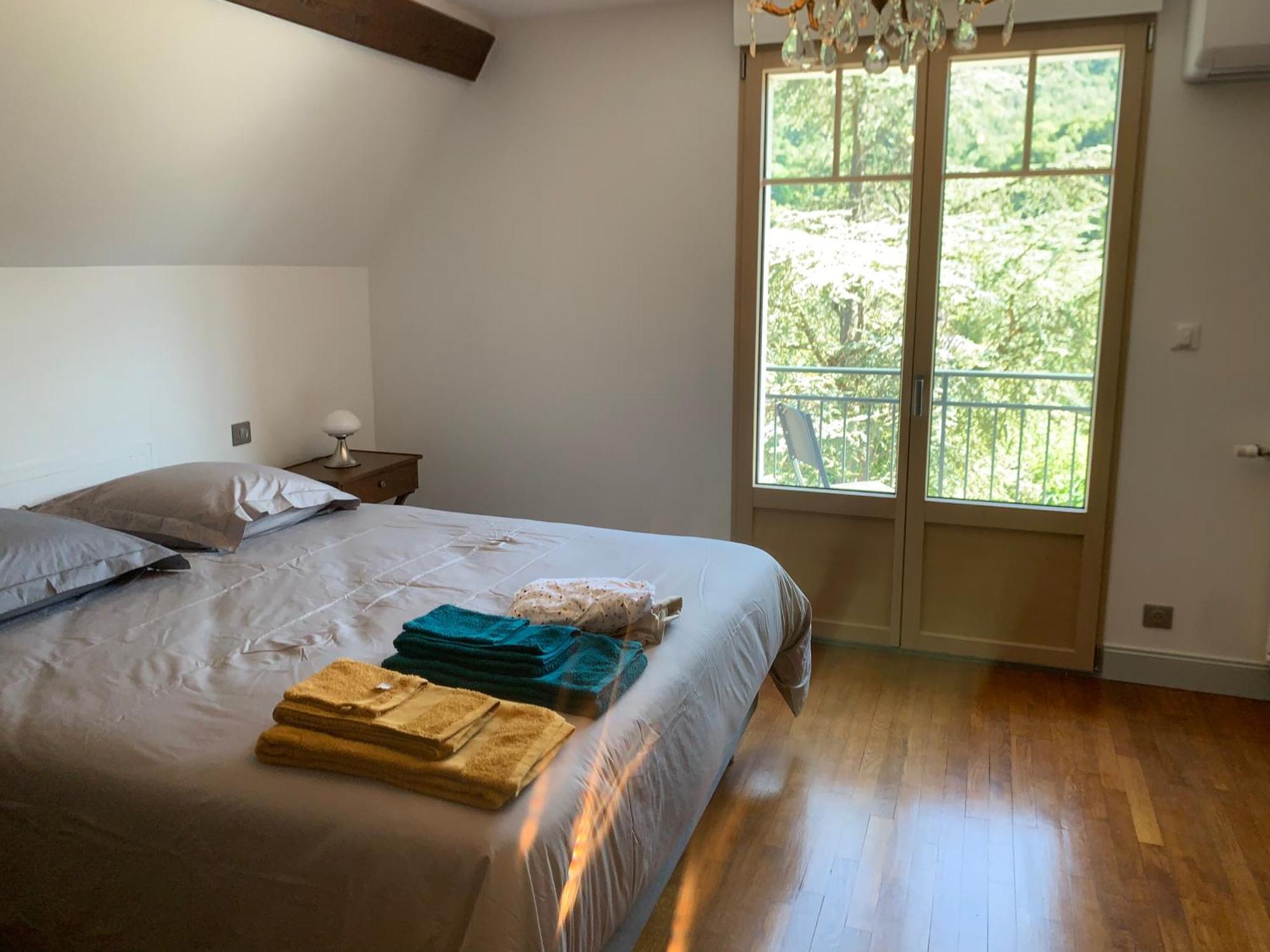 Longue Vue En Arbois Bed & Breakfast ภายนอก รูปภาพ