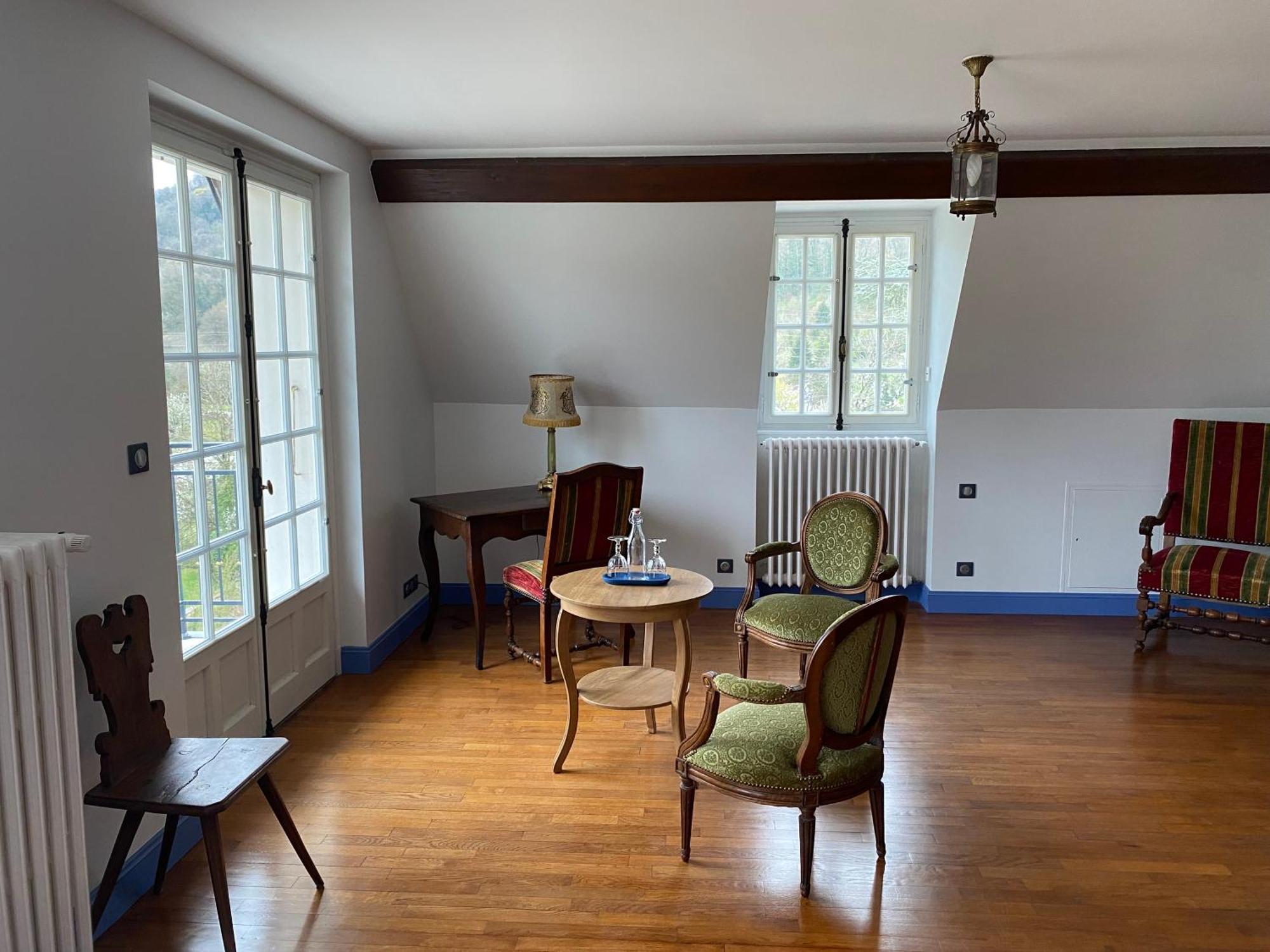Longue Vue En Arbois Bed & Breakfast ภายนอก รูปภาพ