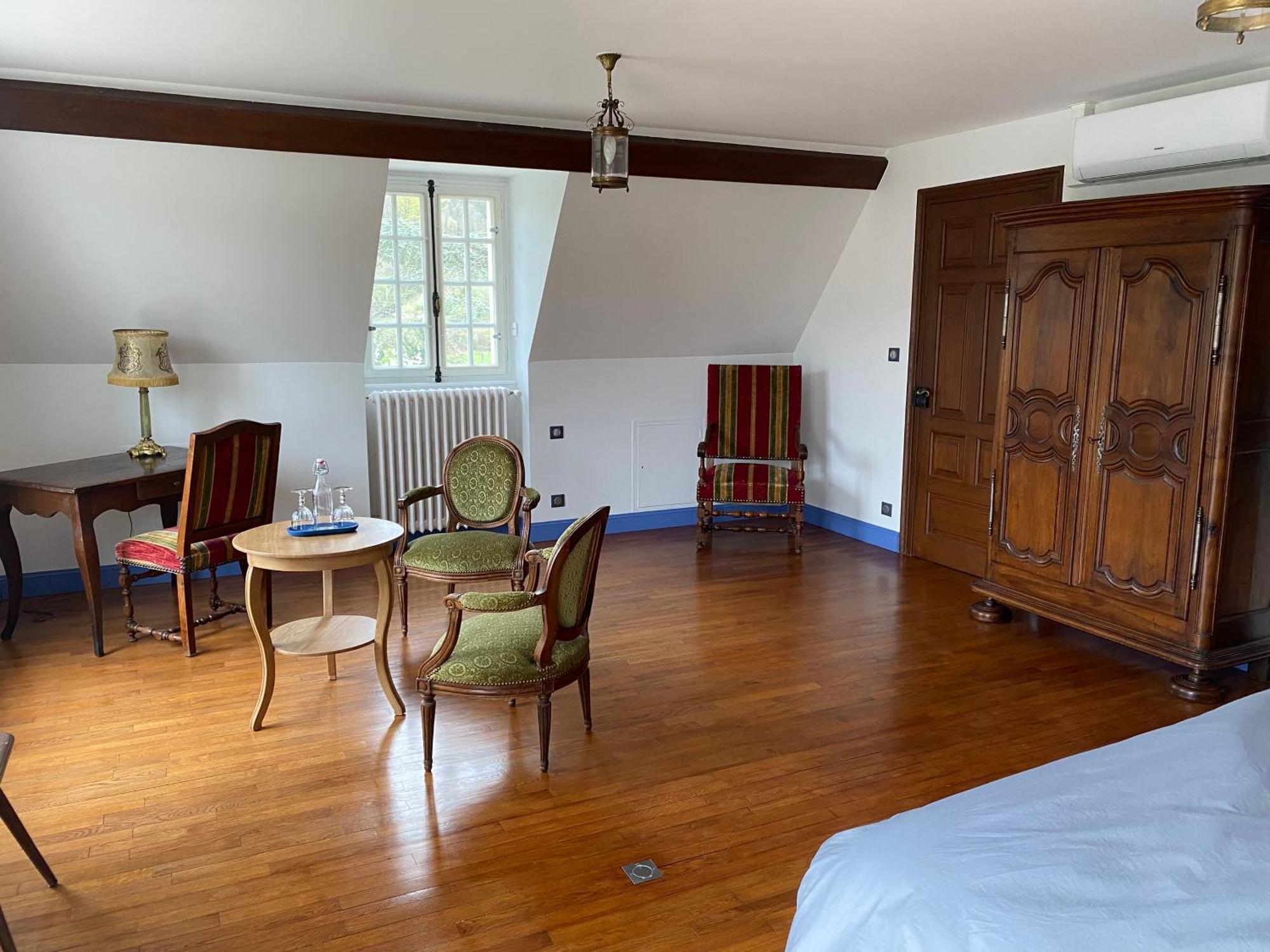 Longue Vue En Arbois Bed & Breakfast ภายนอก รูปภาพ